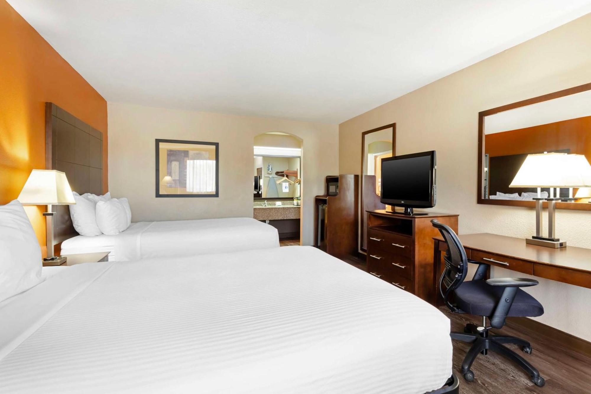 Best Western Inn & Suites New Braunfels Bagian luar foto