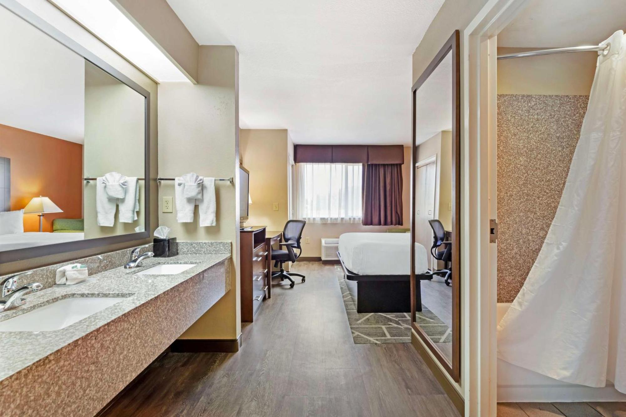 Best Western Inn & Suites New Braunfels Bagian luar foto
